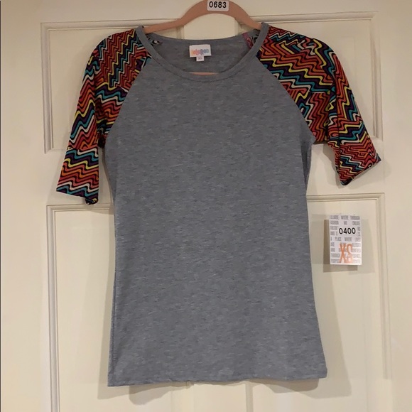 LuLaRoe Gigi shirt (or maybe Randy?) XS NWT - Picture 1 of 8